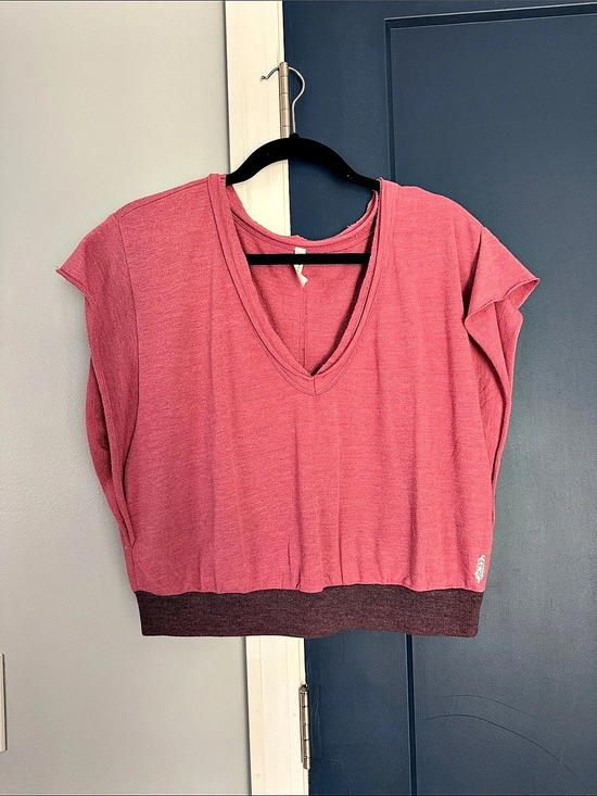 Free Movement Tops - Free Movement Short Sleeve V-Neck Top in Pink Large